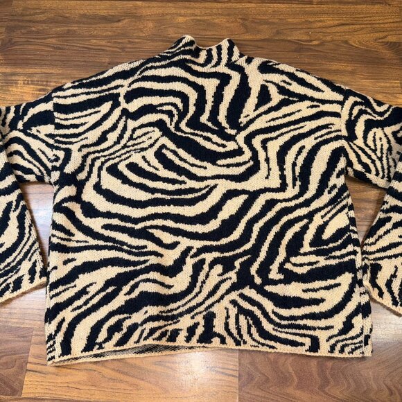 Forever 21 Zebra Print Sweater – Cozy, Chic, Women’s M, Like New - Picture 3 of 8
